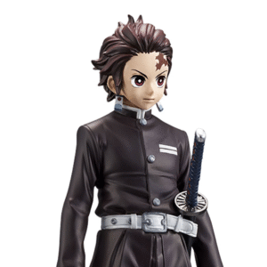 Vue 3/4 à mi-distance de la figurine de Tanjiro Kamado de Demon Slayer: Kimetsu no Yaiba en uniforme noir, katana à la taille.