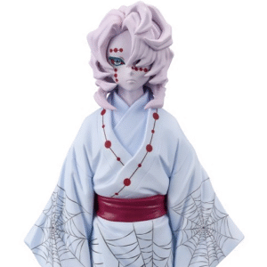 Vue 3/4 à mi-distance de la figurine de Gyokko de Demon Slayer en kimono bleu avec motifs, portant un collier de perles rouges.