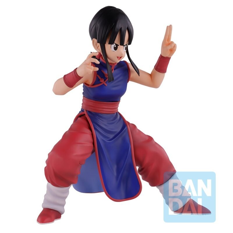 Figurine de Chichi en PVC mesurant 17 cm, représentant son combat contre Son Goku avec une posture dynamique et des détails soignés. Fabriquée par Bandai Ichibansho.
