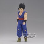 Figurine de Ultimate Gohan de Dragon Ball Super, mesurant 19 cm, représentant le personnage dans une pose confiante avec des cheveux noirs ébouriffés et des yeux déterminés, sculptée en PVC par Banpresto.
