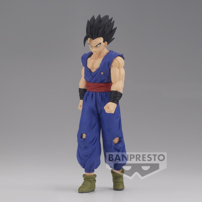 Figurine de Ultimate Gohan de Dragon Ball Super, mesurant 19 cm, représentant le personnage dans une pose confiante avec des cheveux noirs ébouriffés et des yeux déterminés, sculptée en PVC par Banpresto.