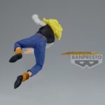 Figurine de C-18 de Dragon Ball Z, représentant le personnage en position dynamique avec un disque d'énergie, mesurant 13 cm, fabriquée par Banpresto.