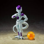 Figurine Frieza de 12 cm dans sa quatrième forme, représentant le personnage avec des détails précis et des articulations avancées, fabriquée par Tamashii Nations.