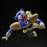 Figurine de Kyewi en PVC mesurant 14 cm, avec plusieurs visages et accessoires, représentant le personnage de Dragon Ball Z dans une pose dynamique.