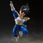 Figurine de Kyewi en PVC mesurant 14 cm, avec plusieurs visages et accessoires, représentant le personnage de Dragon Ball Z dans une pose dynamique.