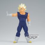 Figurine de Majin Vegeta de Dragon Ball Z mesurant environ 17 cm, présentée dans une pose de combat avec un uniforme bleu et blanc, affichant des détails soignés et des muscles finement détaillés.