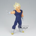 Figurine de Majin Vegeta de Dragon Ball Z mesurant environ 17 cm, présentée dans une pose de combat avec un uniforme bleu et blanc, affichant des détails soignés et des muscles finement détaillés.