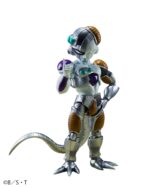 Figurine articulée de Mecha Frieza de Dragon Ball Z, montrant des prothèses cybernétiques sur son corps et trois visages alternatifs, accompagnée d'accessoires pour personnaliser les poses.