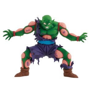 Figurine de Piccolo et Son Gohan de Dragon Ball Z représentant Piccolo en position de protection avec des vêtements déchirés, tandis que Gohan affiche une expression de peur, tous deux dans une scène dynamique de la saga des Saiyans.