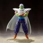 Figurine de Piccolo de Dragon Ball Z, mesurant 16 cm, avec plusieurs visages interchangeables et accessoires, dont une cape amovible et un bras coupé, fabriquée par Tamashii Nations.