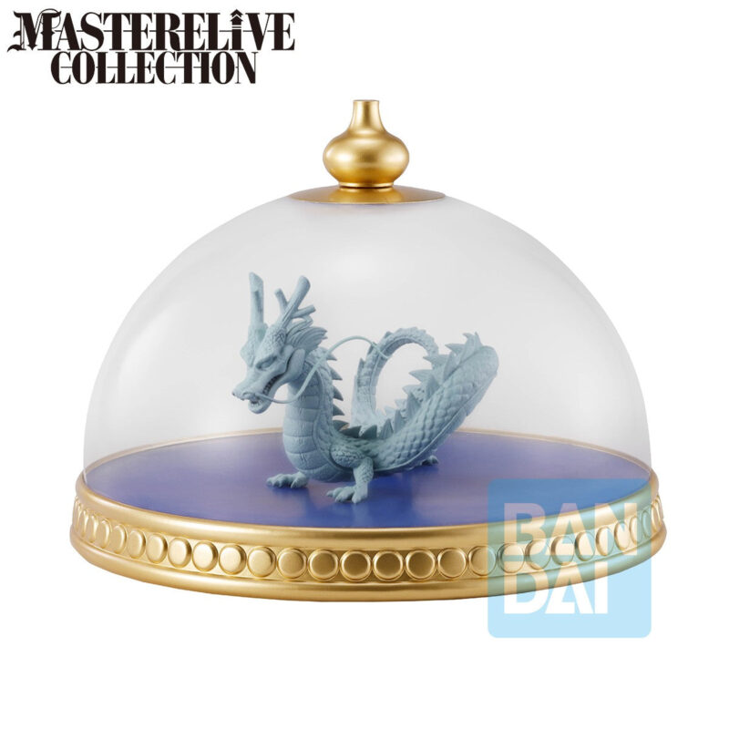 Figurine de Shenron, le dragon légendaire de Dragon Ball, mesurant 18 cm, avec des cornes imposantes, des écailles vertes brillantes et des yeux rouges perçants, présentée sous un dôme.