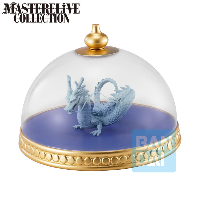 Figurine de Shenron, le dragon légendaire de Dragon Ball, mesurant 18 cm, avec des cornes imposantes, des écailles vertes brillantes et des yeux rouges perçants, présentée sous un dôme.