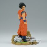 Figurine de Son Gohan en position de combat, mesurant 12 cm, vêtue de sa tenue emblématique, avec un regard déterminé, représentant un moment clé de Dragon Ball Z.