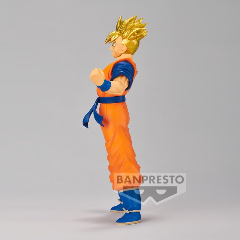 Figurine de Son Gohan de 19 cm en PVC, représentant le personnage de Dragon Ball Z avec des détails fidèles et une pose dynamique.