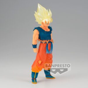 Figurine de Son Goku en Super Saiyan, mesurant 17 cm, avec des cheveux translucides, fabriquée par Banpresto.
