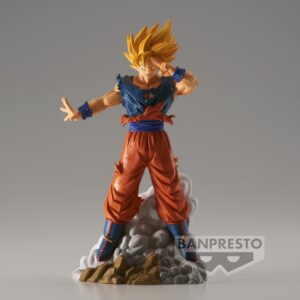 Figurine Pop de Shenron de 25 cm émergeant des boules de cristal avec une posture saisissante et une expression sereine, fabriquée par Funko.
