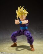 Figurine de Son Gohan en Super Saiyan, mesurant 11 cm, avec des expressions faciales variées et des mains interchangeables, représentant un moment clé du combat contre Cell.