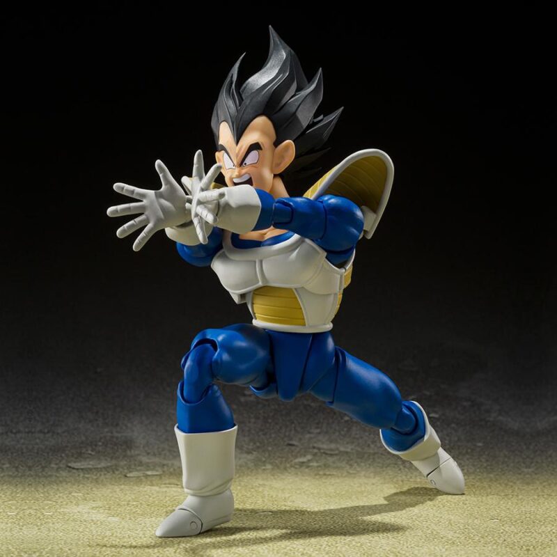 Figurine de Vegeta de Dragon Ball Z, mesurant 14 cm, avec trois visages interchangeables représentant différentes émotions, portant un scouter amovible et accompagné d'accessoires.