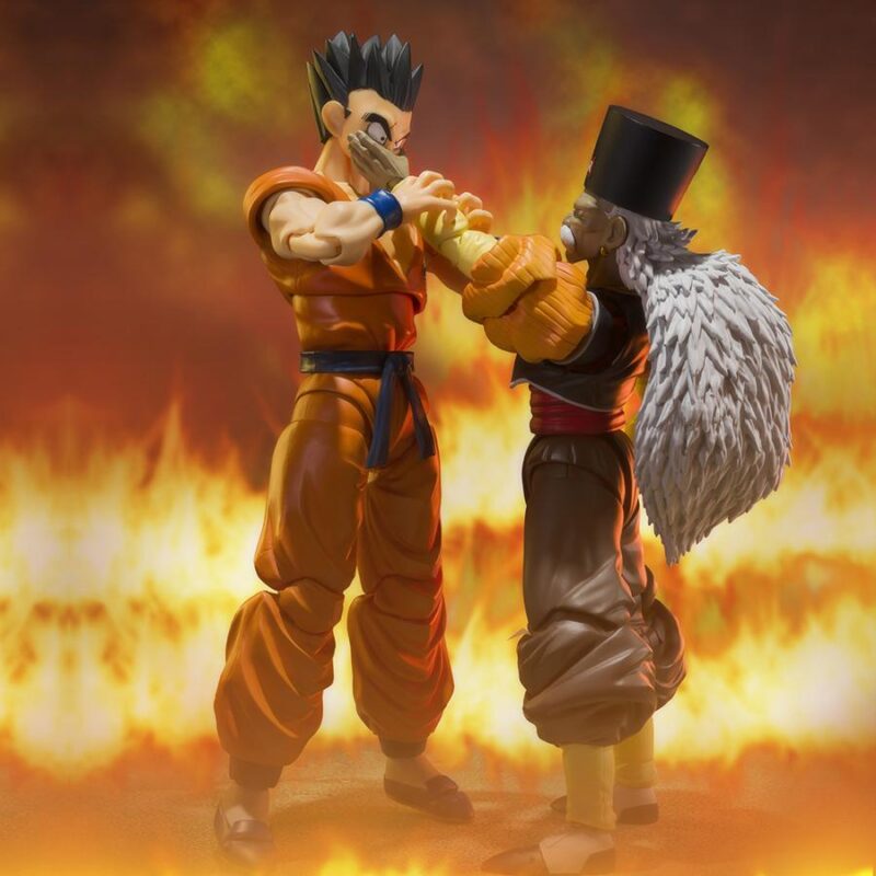 Figurine articulée de Yamcha de Dragon Ball Z, représentant le personnage avec plusieurs points d'articulation et trois visages interchangeables, fabriquée par Tamashii Nations.