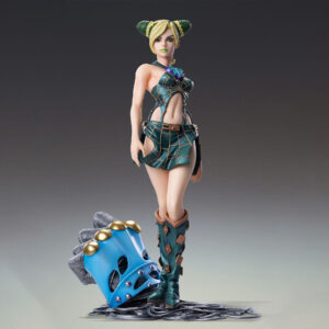 Vue 3/4 de face en plan complet de la figurine de Jolyne Cujoh de JoJo's Bizarre Adventure: Stone Ocean tenue verte.