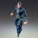 Vue 3/4 de face à mi-distance de la figurine d'Okuyasu Nijimura de JoJo's Bizarre Adventure, déterminé.