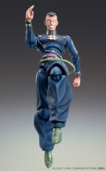 Vue 3/4 dynamique à mi-distance de la figurine d'Okuyasu Nijimura de JoJo's Bizarre Adventure, avec un grand sourire.