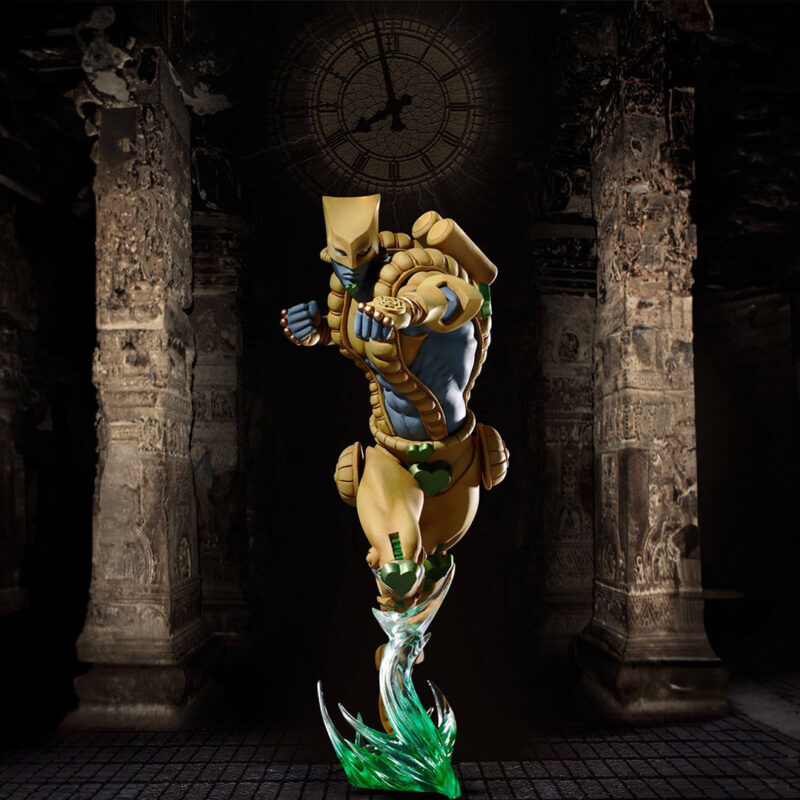Vue 3/4 de face à mi-distance de la figurine de Dio Brando de JoJo's Bizarre Adventure en tenue jaune et bleue, en posture dynamique.
