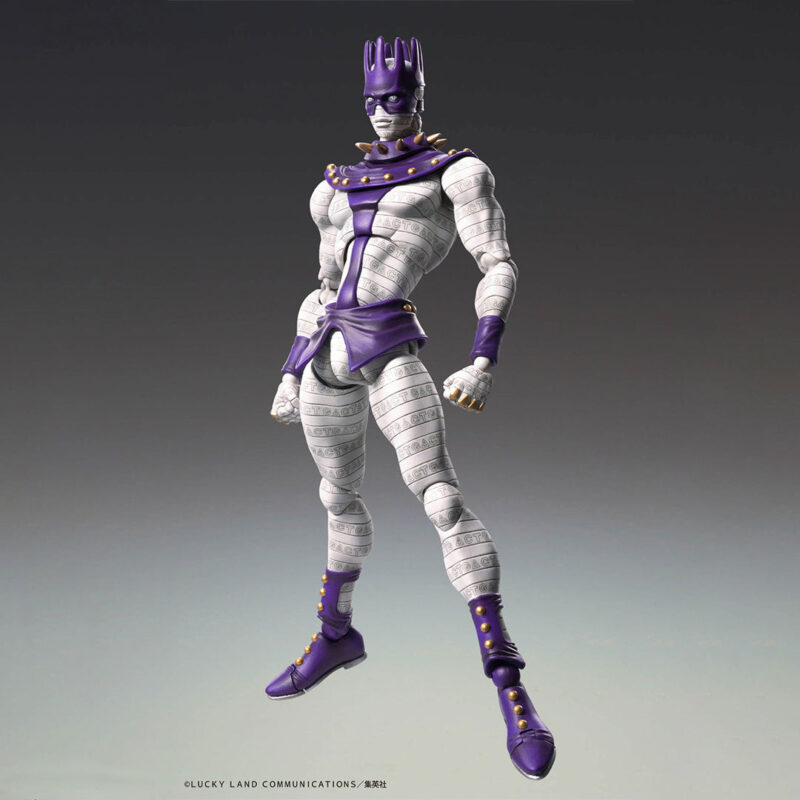 Vue 3/4 de face en plan complet de la figurine de Whitesnake de JoJo's Bizarre Adventure en uniforme blanc et violet.