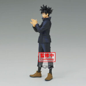 Figurine Banpresto de Megumi Fushiguro de la série Jujutsu Kaisen en uniforme sombre, en posture confiante avec expression neutre, mains devant comme pour applaudir. Vue de face à mi-distance.