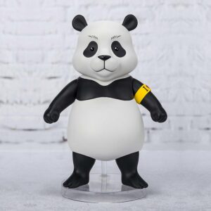 Figuarts Mini Panda de la série Jujutsu Kaisen, en position debout avec expression amicale, portant un brassard jaune sur le bras droit. Vue de face à mi-distance.