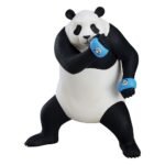 Figurine Pop Up Parade de Panda de la série Jujutsu Kaisen en pose d'arts martiaux, avec expression déterminée, portant des bracelets bleus. Vue de face à mi-distance.