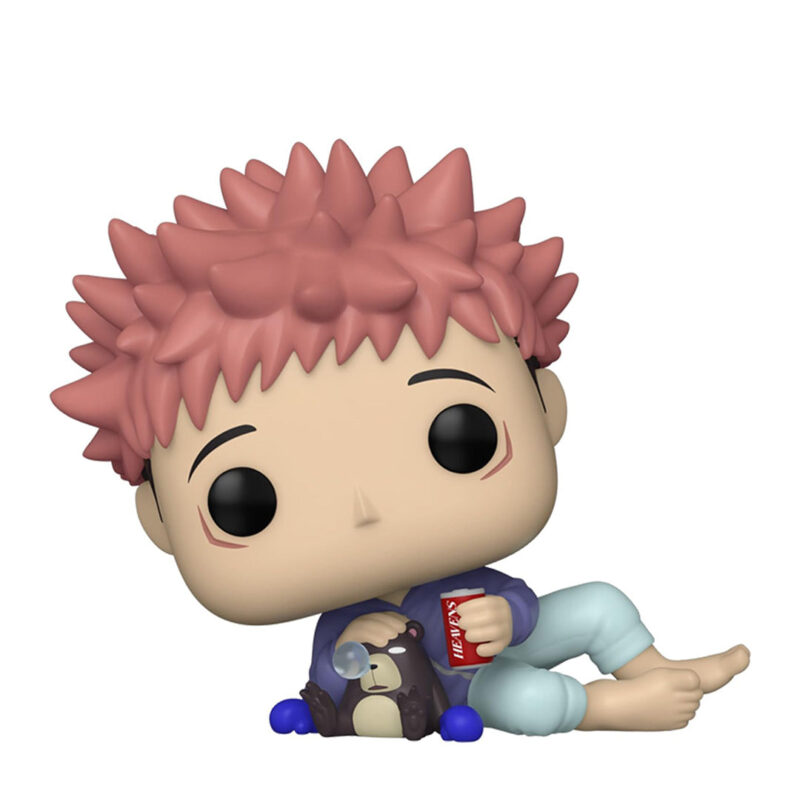 Figurine Funko Pop! de Yuji Itadori de la série Jujutsu Kaisen en chemise bleue et pantalon turquoise, en posture allongée avec expression joyeuse, tenant un ours noir dans une main et une canette rouge dans l'autre. Vue de face à mi-distance.