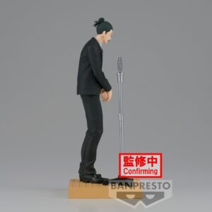 Figurine Funko Pop! de Suguru Geto de la série Jujutsu Kaisen en costume noir, en posture debout avec expression confiante, tenant un microphone vintage. Vue de face à mi-distance.