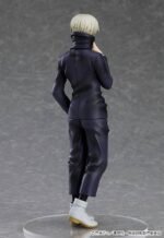 Figurine Pop Up Parade de Toge Inumaki de la série Jujutsu Kaisen en uniforme sombre, en posture contemplative avec une main levée, vue de dos à mi-distance.