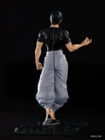 Figurine Toji Fushiguro de la série Jujutsu Kaisen en tenue noire, en posture dynamique vue de dos, avec expression neutre.