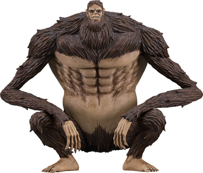 Vue de face avec plan rapproché moyen de la figurine Pop Up Parade du Titan Bestial de Shingeki no Kyojin, en position accroupie.