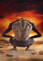 Vue 3/4 de dos à mi-distance de la figurine du Beast Titan Zeke Yeager d'Attack on Titan avec une apparence musclée, dans des tons terreux.