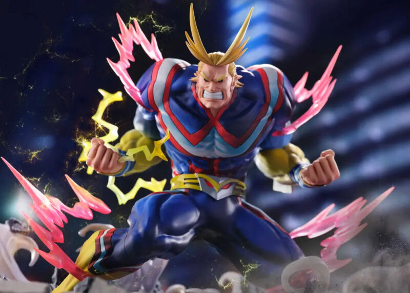 Vue 3/4 de face à mi-distance de la figurine de All Might de My Hero Academia en costume de héros, avec des effets électriques autour.