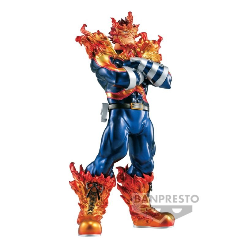 Vue 3/4 de face à pleine distance de la figurine de Endeavor de My Hero Academia en costume de héros bleu avec motifs de flammes.