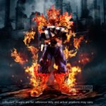 Vue 3/4 de face à mi-distance de la figurine d'Endeavor de My Hero Academia en costume de héros, avec motifs de flammes, bras croisés.