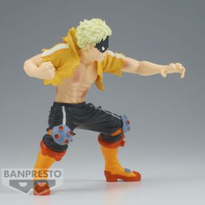 Vue 3/4 de face à mi-distance de la figurine Prize de Fat Gum de My Hero Academia en veste jaune, avec genouillères à pointes.