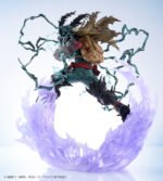 my-hero-academia-figurine-izuku-midoriya-dark-deku-ver-artfxj-kotobukiya_20 Vue de bas avec plan moyen de la figurine d'Izuku Midoriya (version Dark Deku) de My Hero Academia en costume héroïque déchiré, entouré d'effets d'énergie bleus et de flammes violettes.