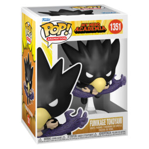 Vue 3/4 de face à mi-distance de la Funko Pop! de Fumikage Tokoyami de My Hero Academia en uniforme de l'école U.A., tenant un tentacule ombre.