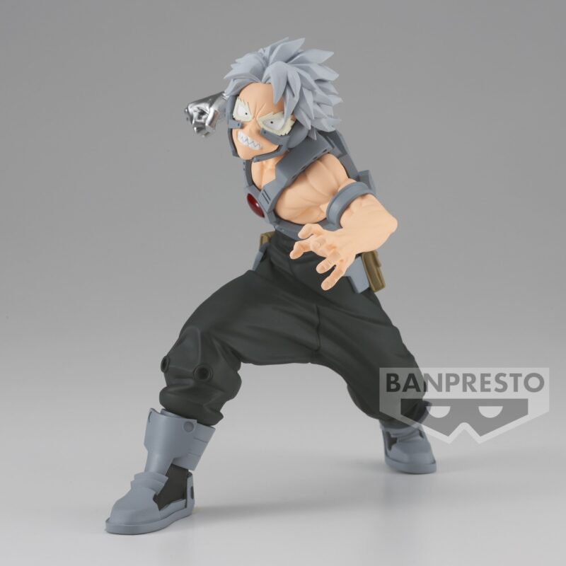 Vue 3/4 de face à mi-distance de la figurine prize de Tetsutetsu Tetsutetsu de My Hero Academia en tenue décontractée, en posture de combat.