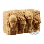 Figurine représentant les quatre premiers Hokage de Konoha, sculptée en PVC avec détails minutieux.