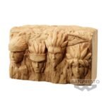 Figurine représentant les quatre premiers Hokage de Konoha, sculptée en PVC avec détails minutieux.