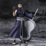 Figurine articulée d'Obito avec des détails précis, posant de manière dynamique avec un éventail.
