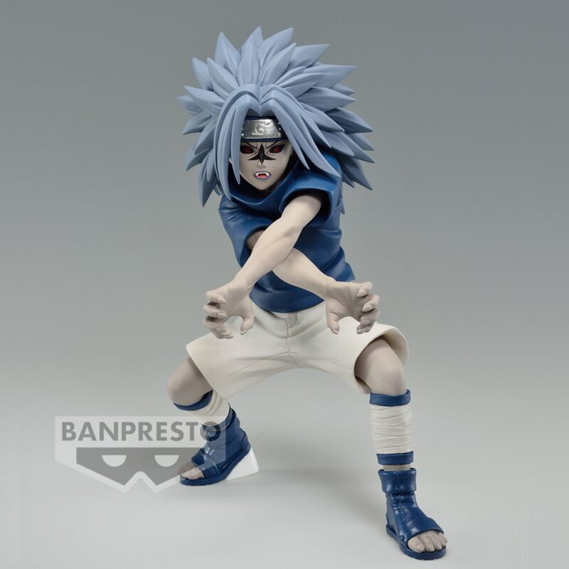 Figurine de Sasuke Uchiha dans une pose dynamique, montrant des détails sculptés avec une aura sombre.
