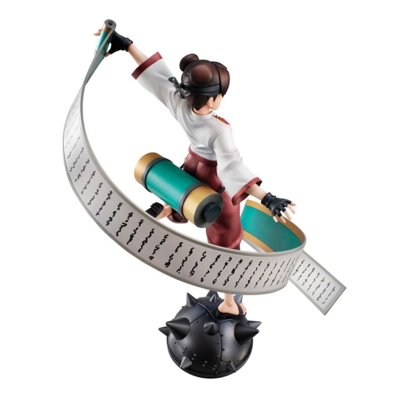 Figurine de Tenten de la série Naruto Gals, en pose dynamique avec un grand parchemin.
