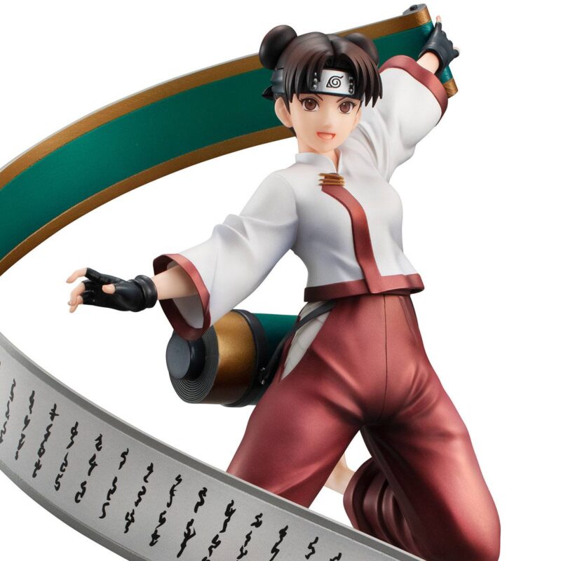 Figurine de Tenten de la série Naruto Gals, en pose dynamique avec un grand parchemin.